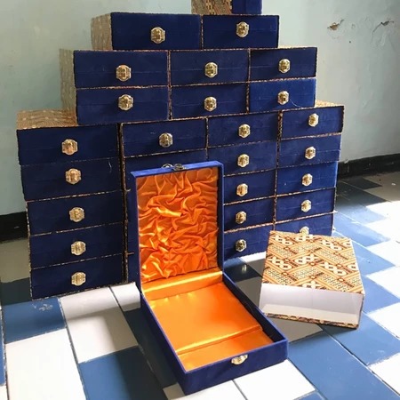 Box Plakat Box Plakat Kotak Plakat Kotak Beludru Box Vandel