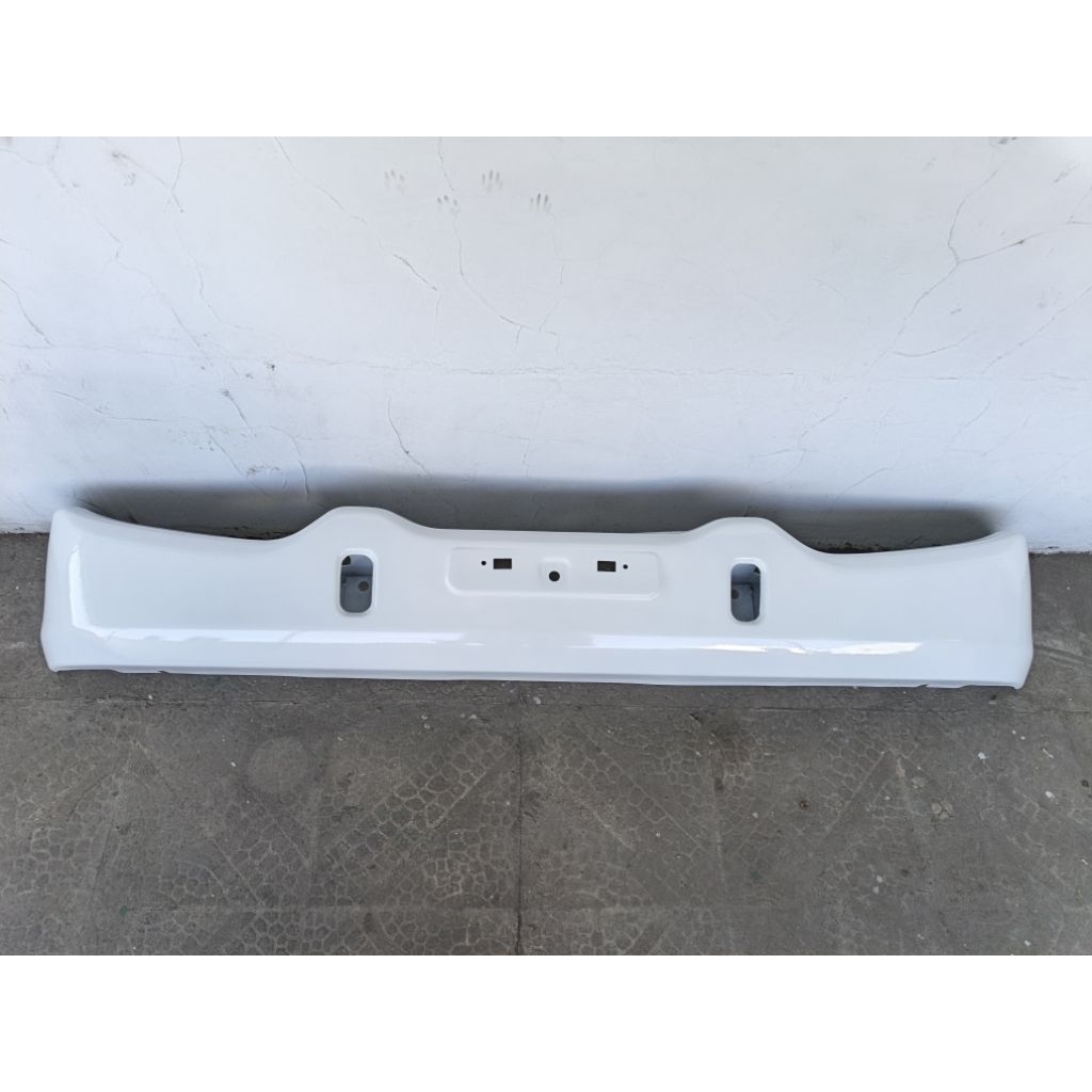 Bumper depan Isuzu Traga