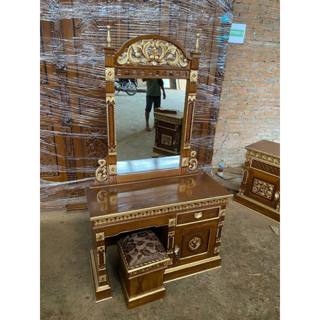 tolet / meja rias minimalis modern