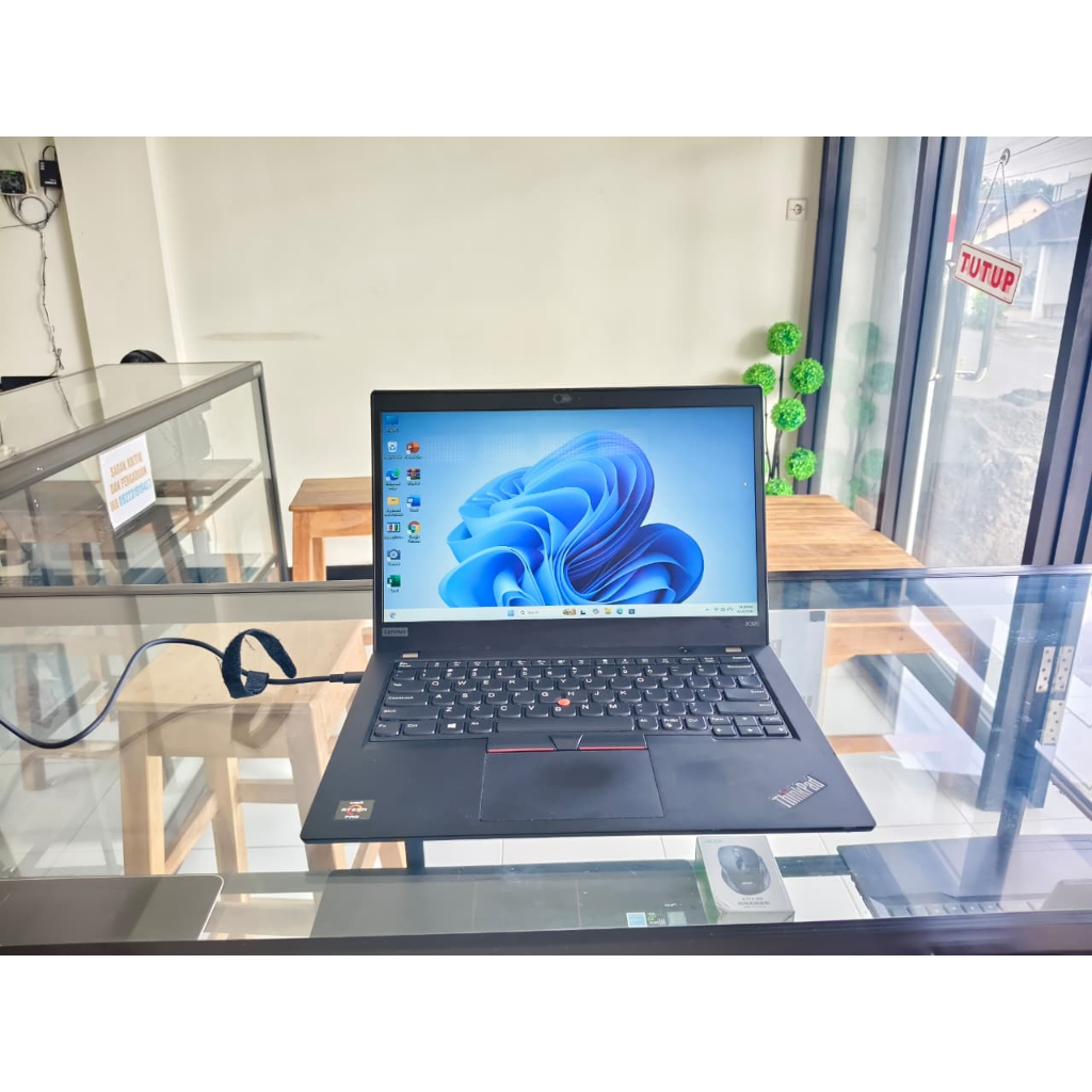 Laptop Lenovo Thinkpad X395 amd ryzen pro 8/256