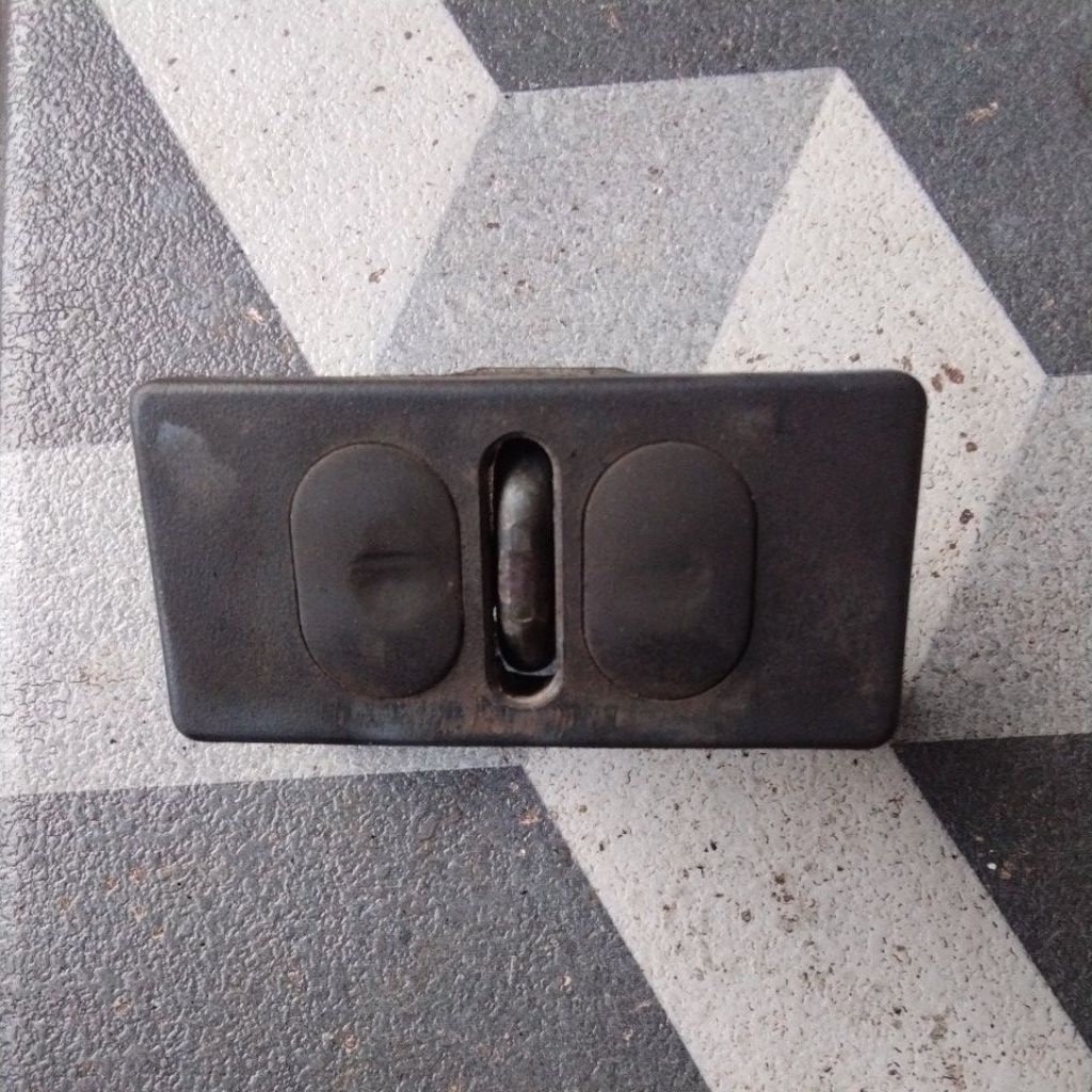 Doorlock bagasi Peugeot 406 D8