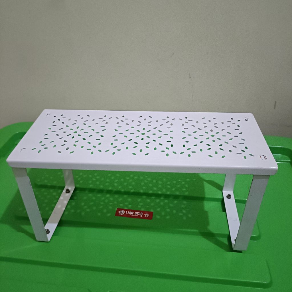 Rak meja besi putih second preloved, Rak susun kecil second bekas, Rak serbaguna bisa buat kosmetik 