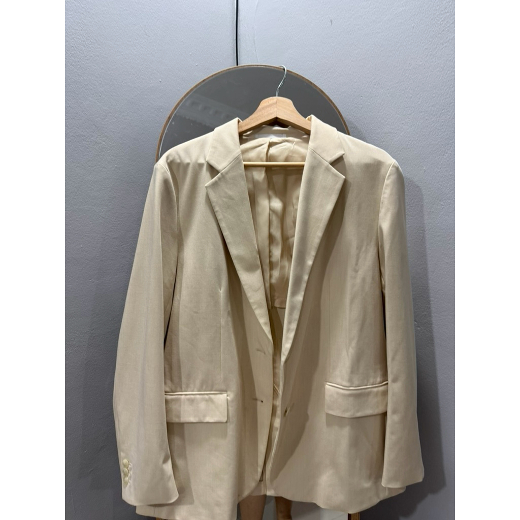 PRELOVED Blazer Uniqlo Wanita size M-L