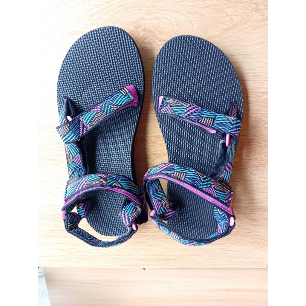 sandal teva pesanan