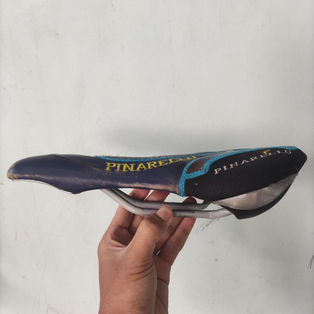 Sadel (Saddle) Sepeda Balap edisi khusus Pinarello by Selle Italia