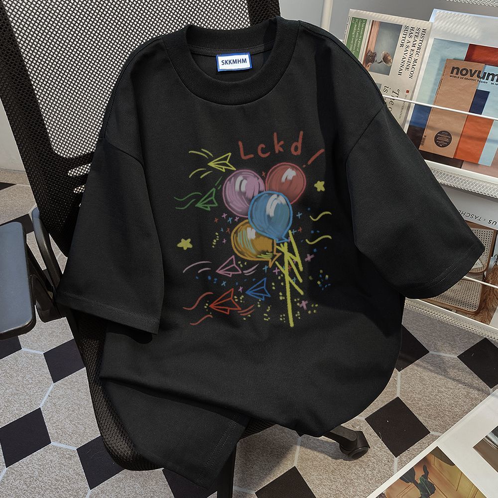 Beli pakai COD Kemeja Oversize Hitam Lengan Pendek, Kaos Motif Balon Warna‑warni Pesawat Kertas Lckd