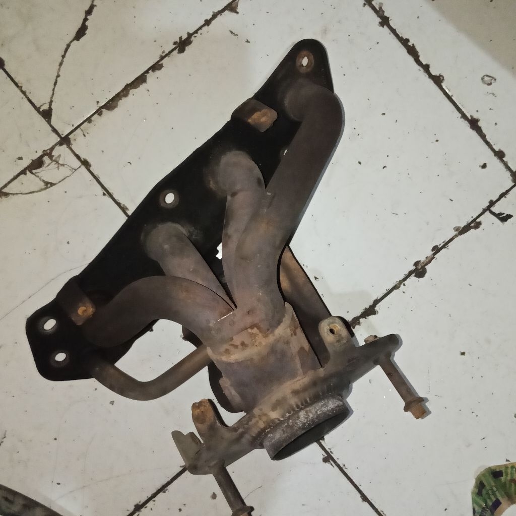 manifold api katalis Nissan grand Livina L10