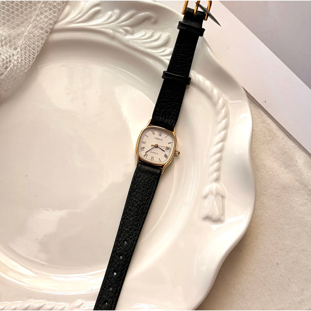 Jam Tangan Wanita Vintage Watch Tissot Roman Tank Dial Black Strap Original Autentik Preloved Bekas