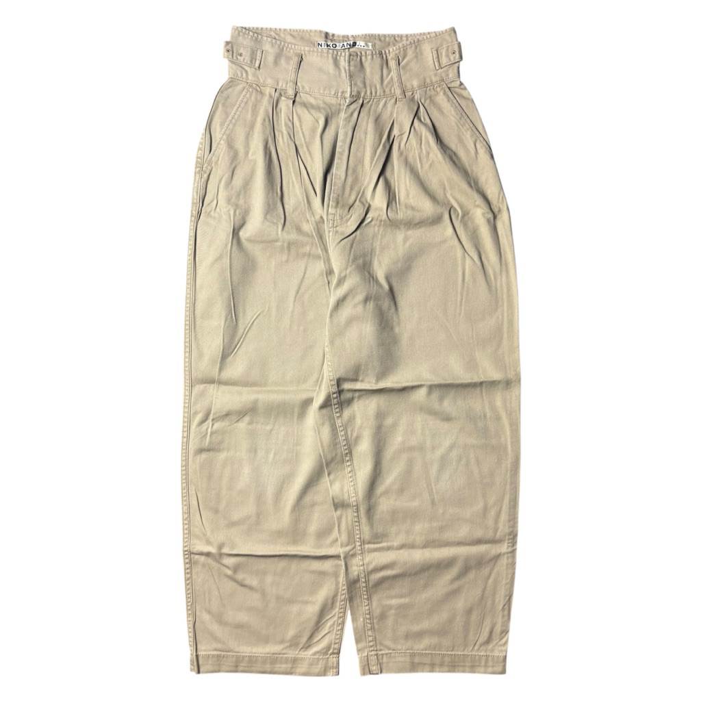 Niko And Baggy Pants