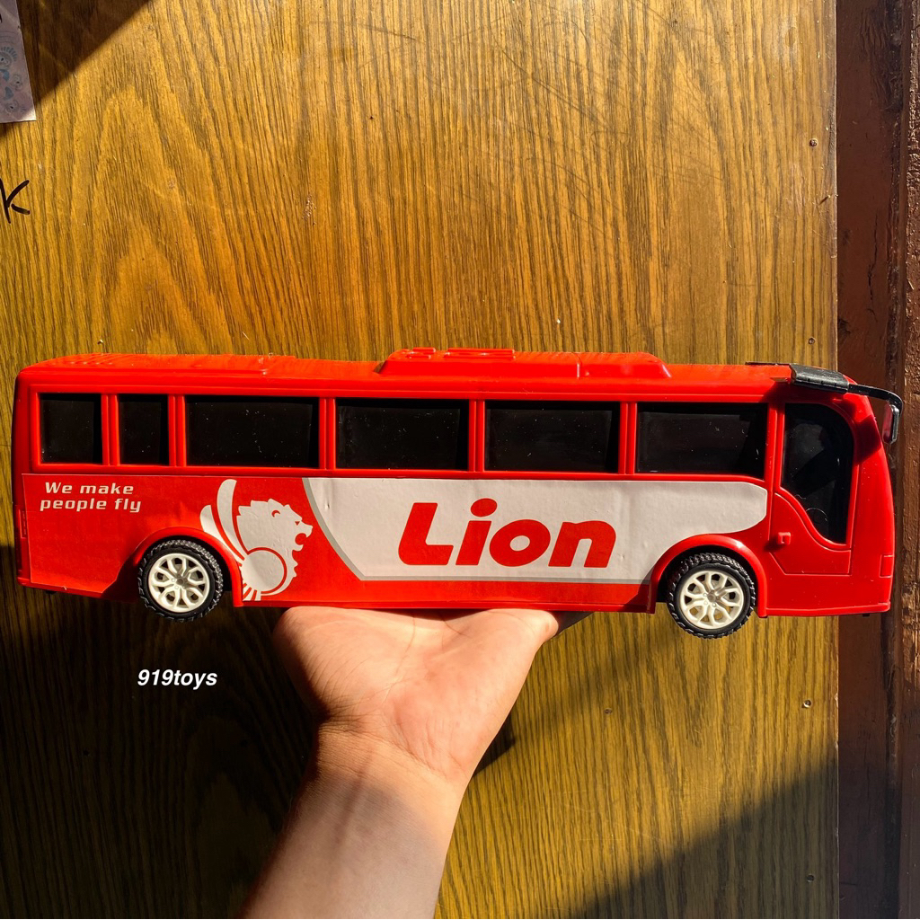Mainan Anak Miniatur Bus Lion Besar