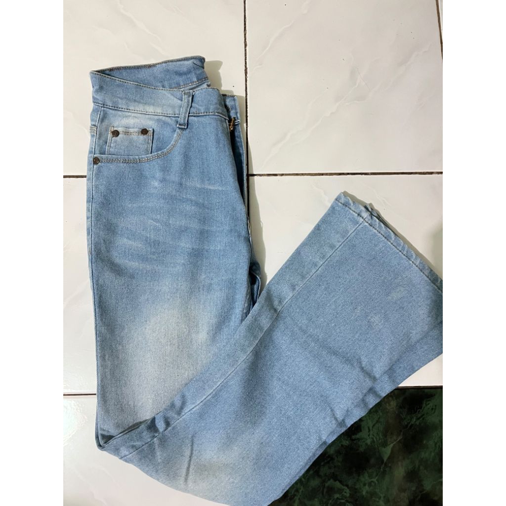 Preloved Jeans Cutbray