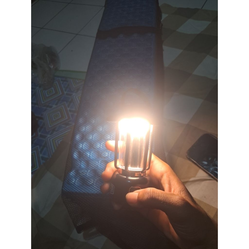 Lampu tenda Eiger