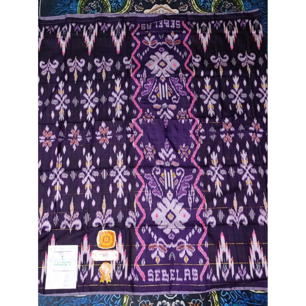 Sarung Sebelas Tenun