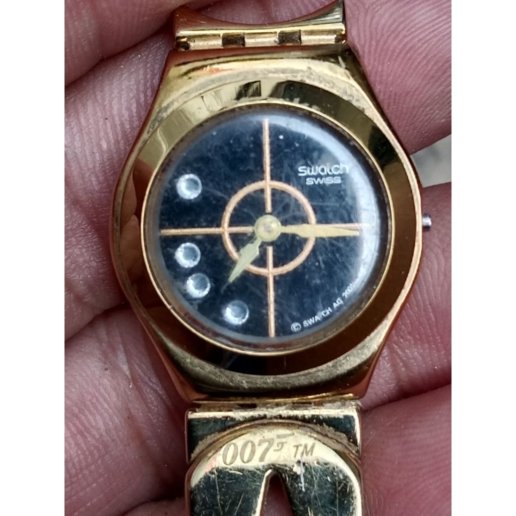 Swatch For Your Eyes Only YSG115G Ladies 25mm James Bond 007 Gold