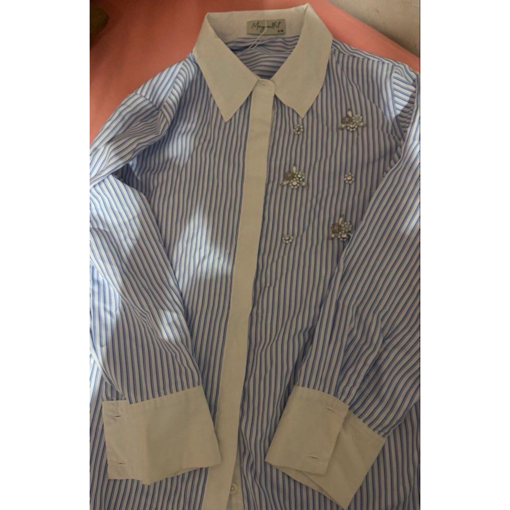 kemeja garis putih biru