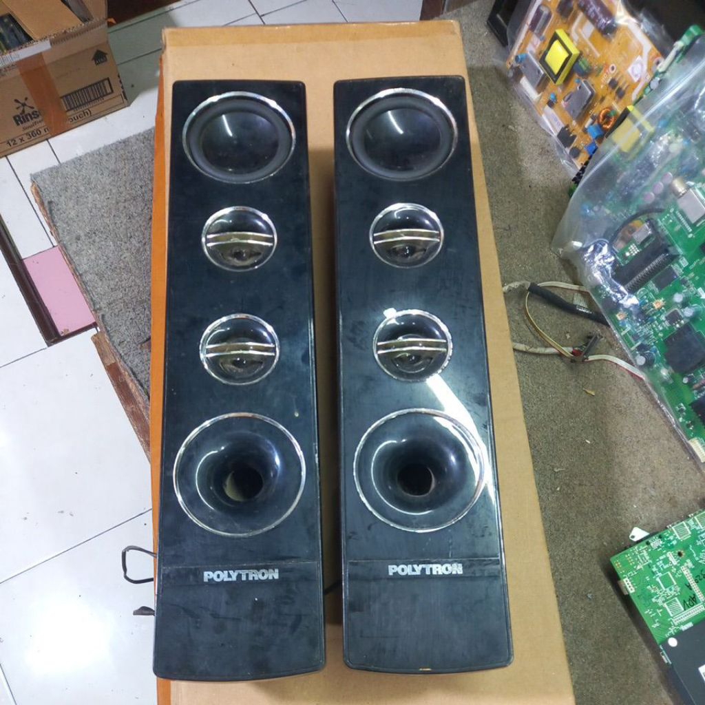 SPEAKER TOWER PASIF TV POLYTRON 32" BEKAS TANPA KAKI HARGA SEPASANG