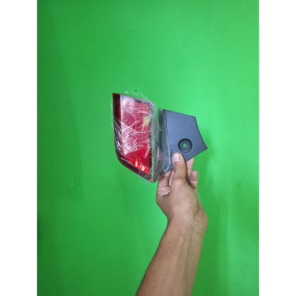 Lampu bemper belakang pajero sport 2016