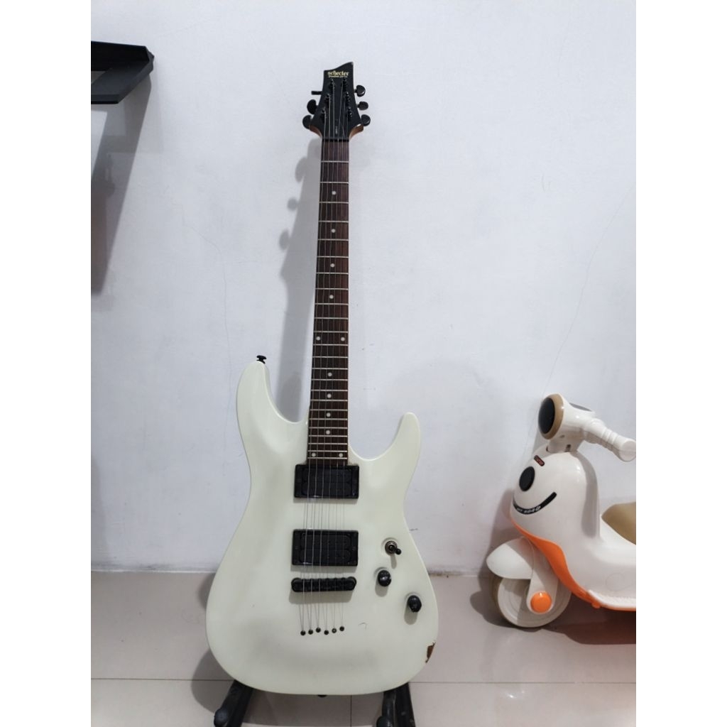 gitar schecter omen 6