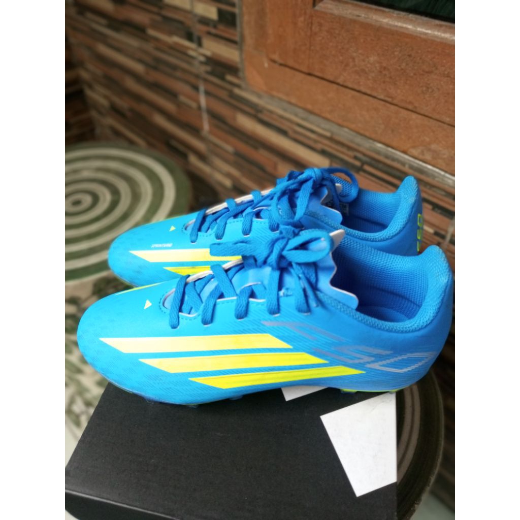 SepatuBolaAnakAdidasF50