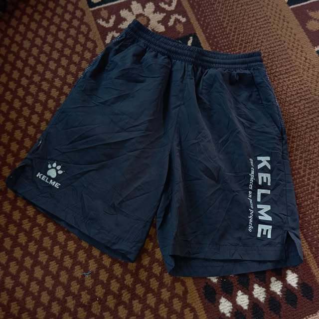 Kelme black