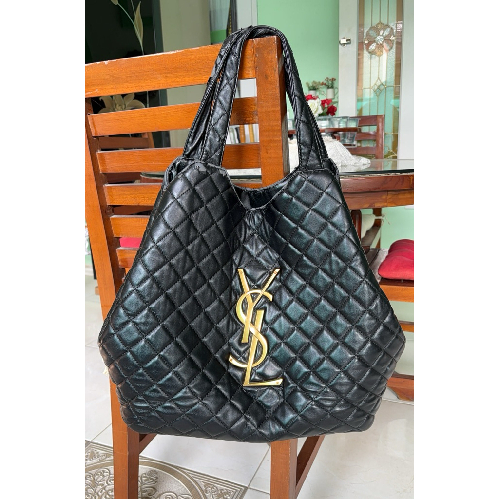 Preloved Tas Hitam Logo YSL