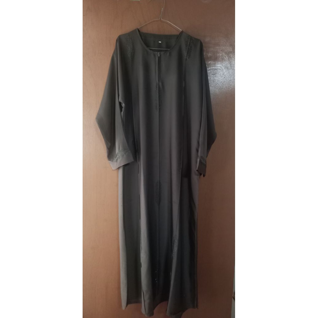 Gamis Abu-Abu