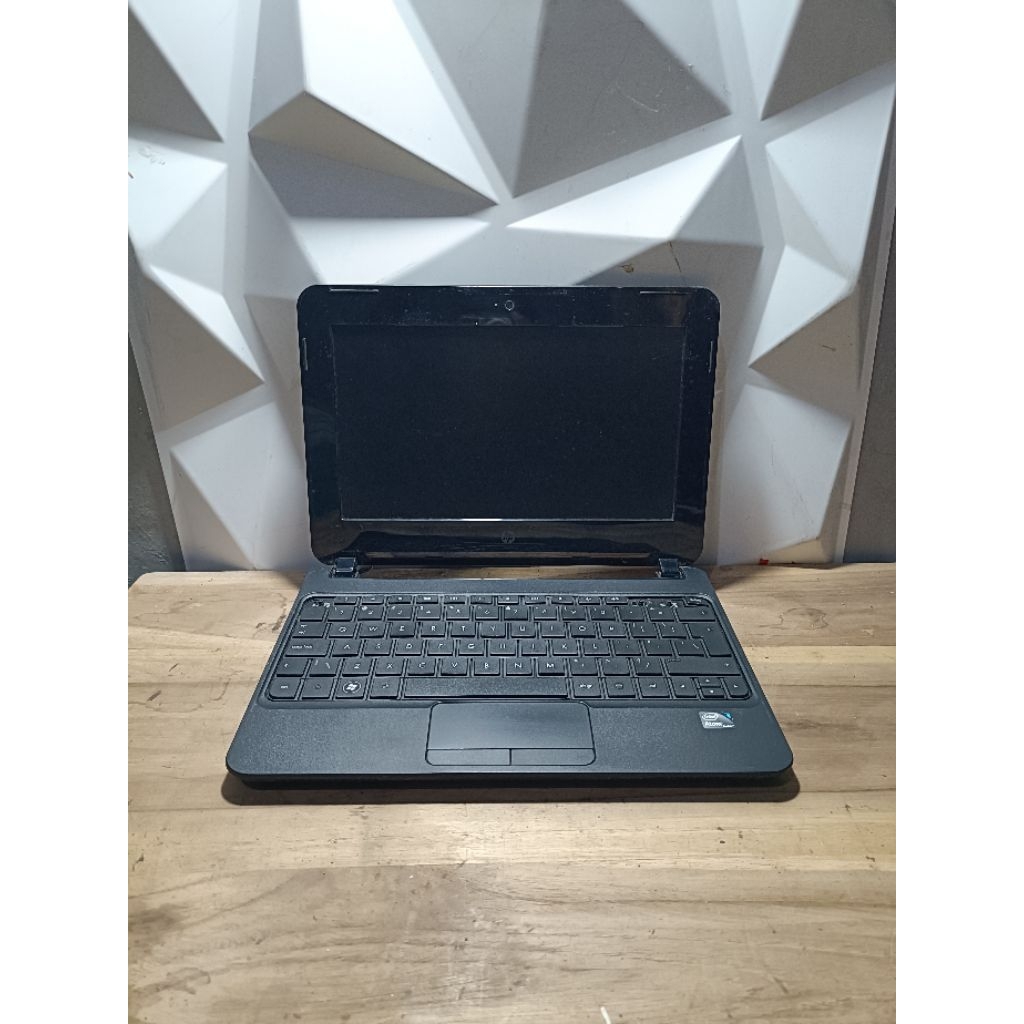 Notebook HP mini 110-3014TU - Intel atom - MESIN HIDUP - LCD MATI - RAM 1GB - HARDISK KOSONG -