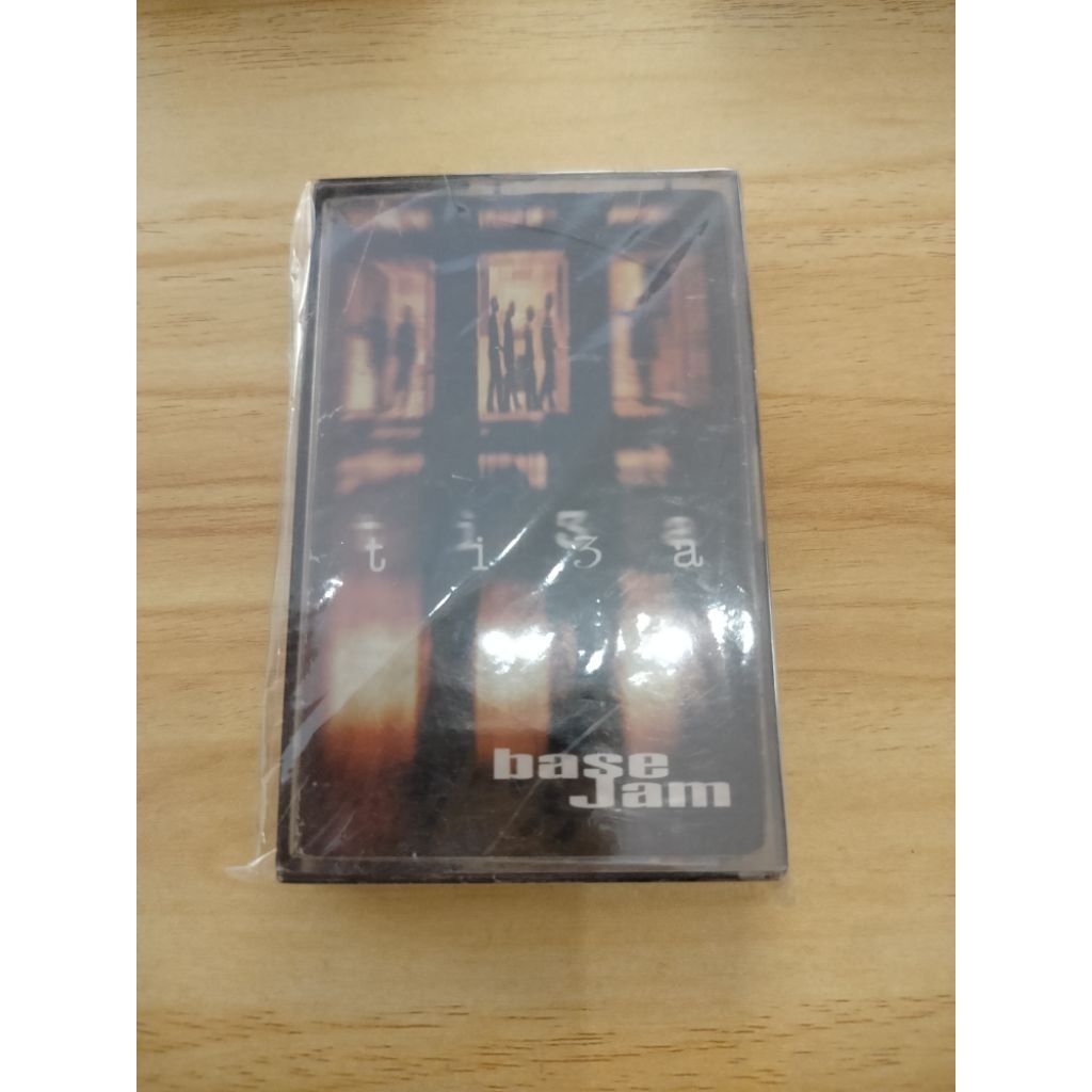 kaset pita base jam