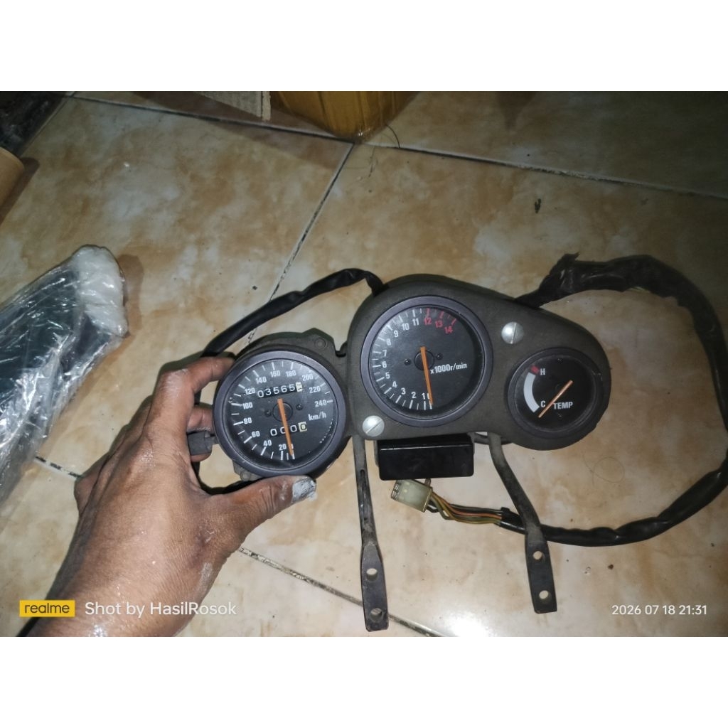 speedometer Suzuki rgv250 vj22