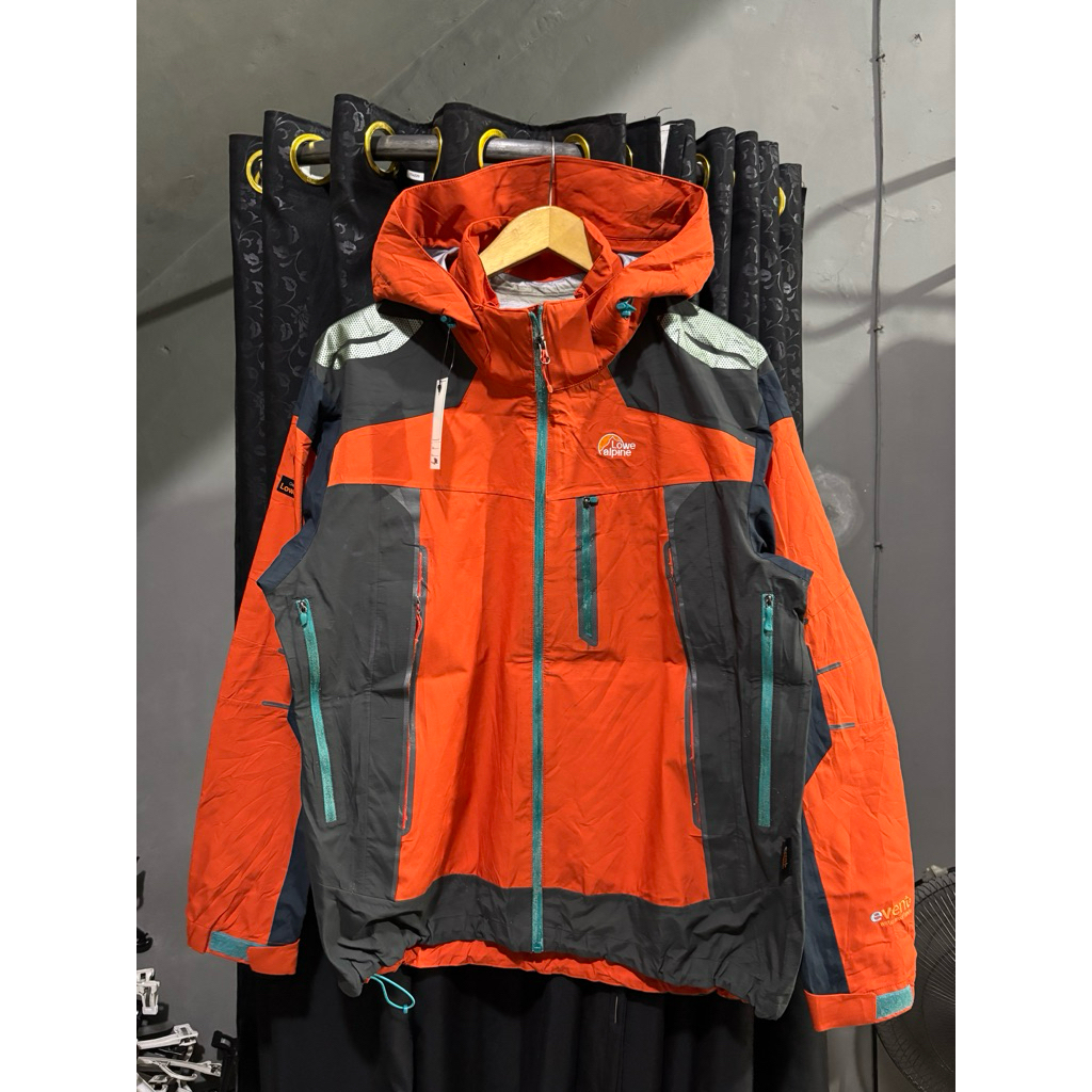 lowe alpine gorpcore jaket
