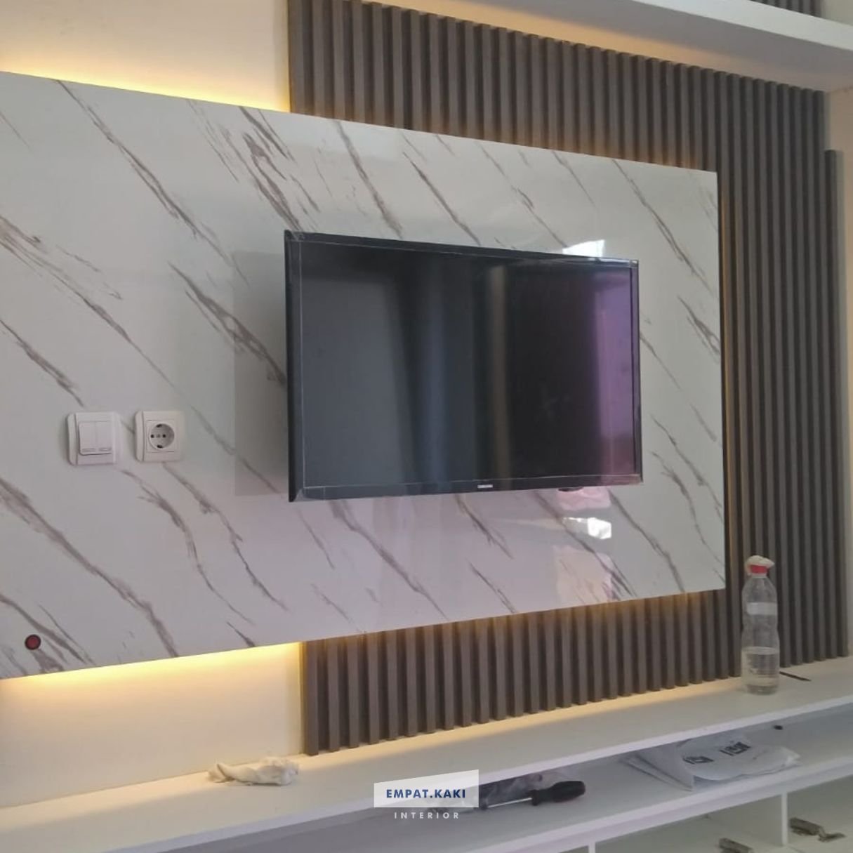 Backdrop TV Desain ModernBackdrop TV Desain Modern