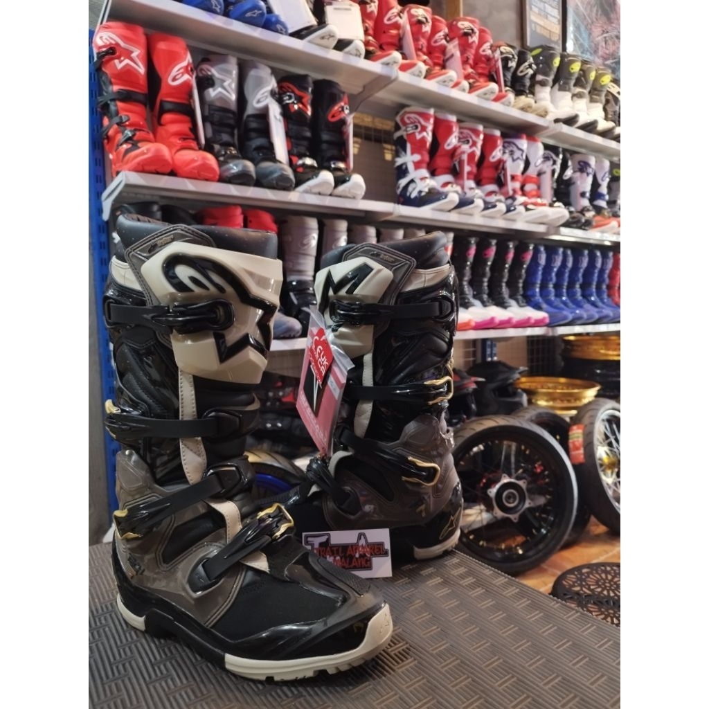 SEPATU TRAIL SEPATU TRABAS ALPINESTARS TECH 7 ENDURO DRYSTAR..