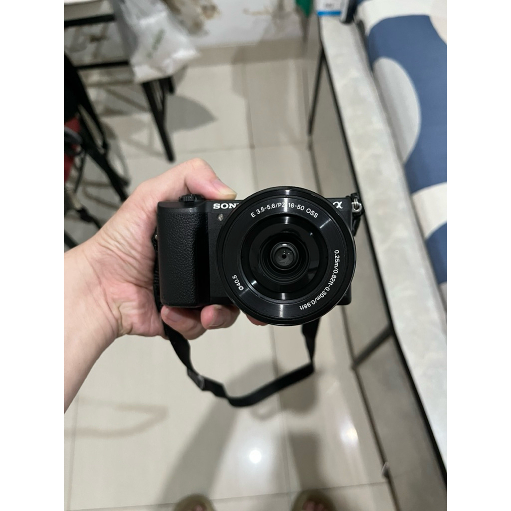 Sony a5100 + Kit Lens [almost like new]