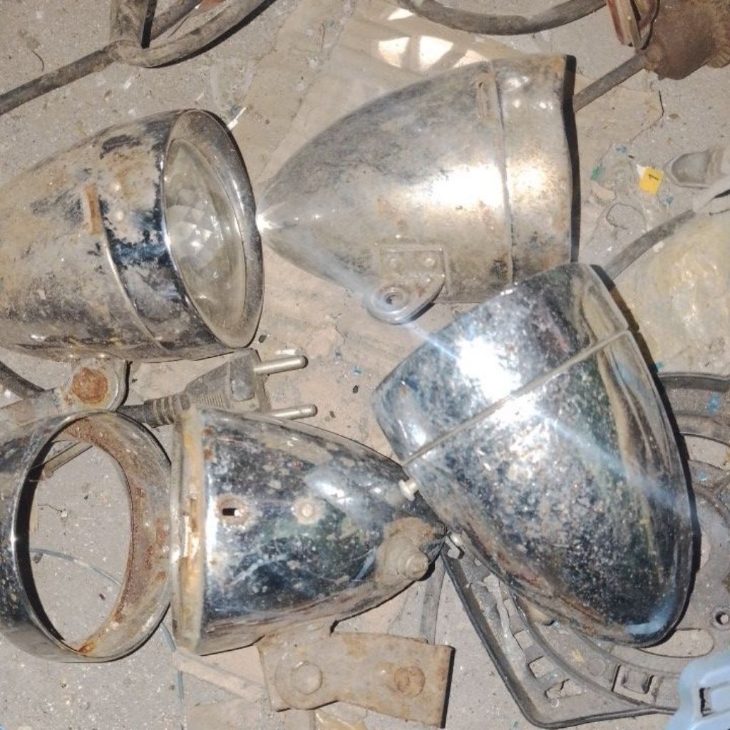 lampu sepeda ontel sepeda jadul.