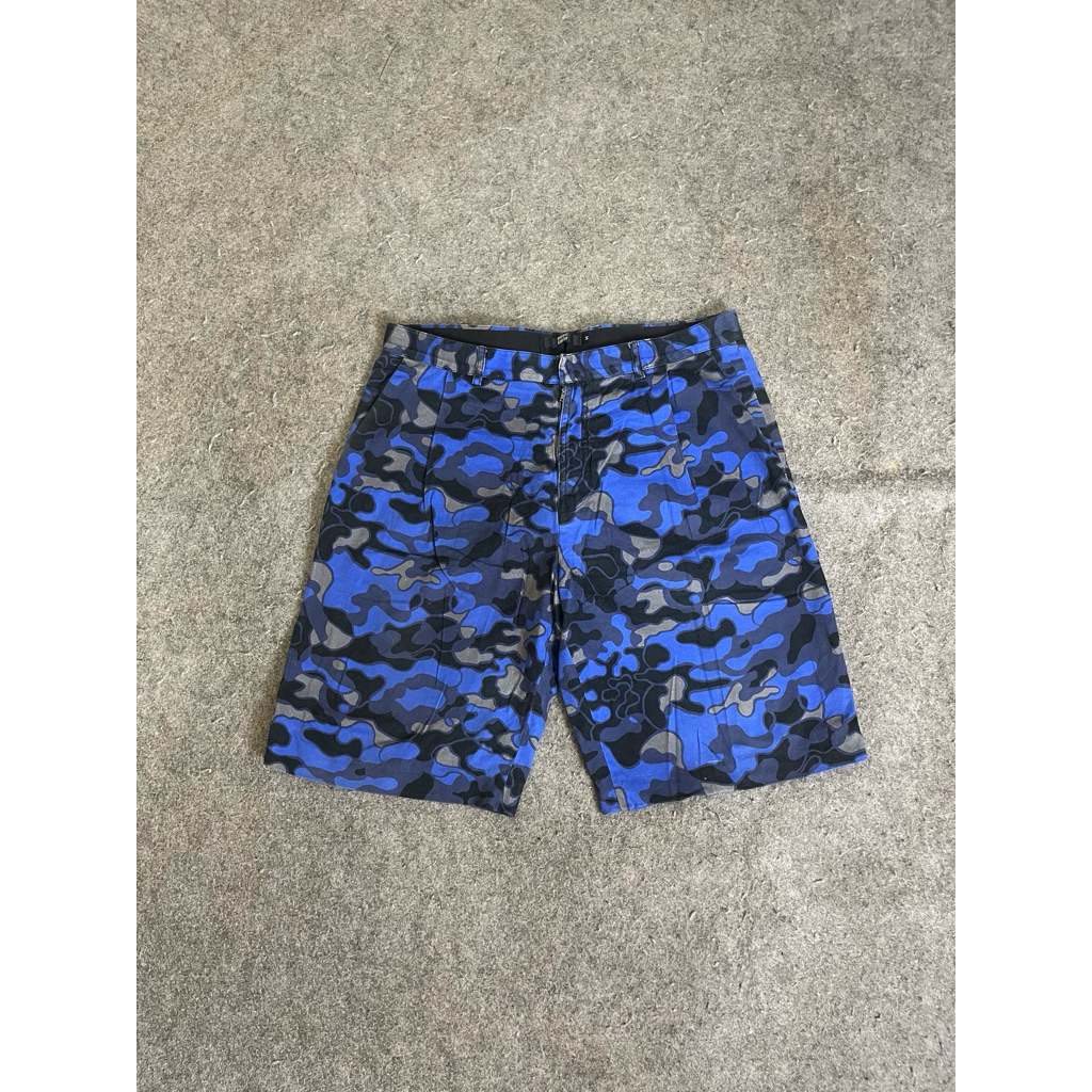 Markus lupfer camouflage short pants