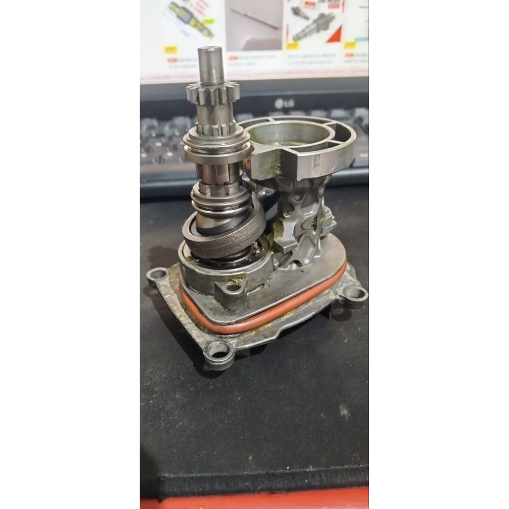 GEAR SET SHAFT DAN FLANGE/DUDUKAN BOR DRILL BOSCH 2-20 DRE SECOND ORIGINAL