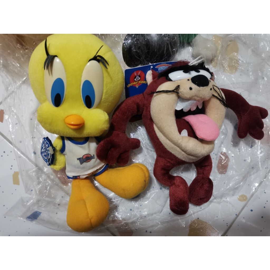 BONEKA TAZMANIA TWEETY