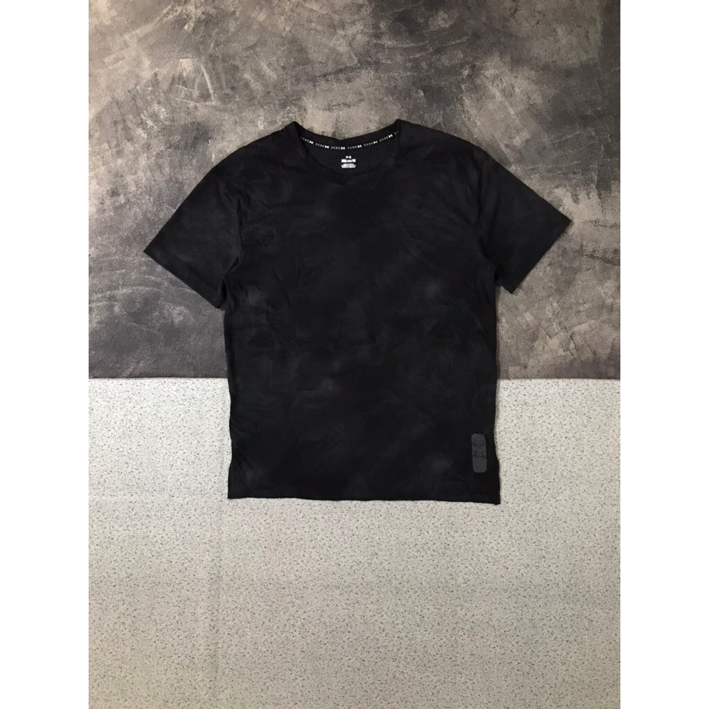 kaos Hitam under Armour bekas second