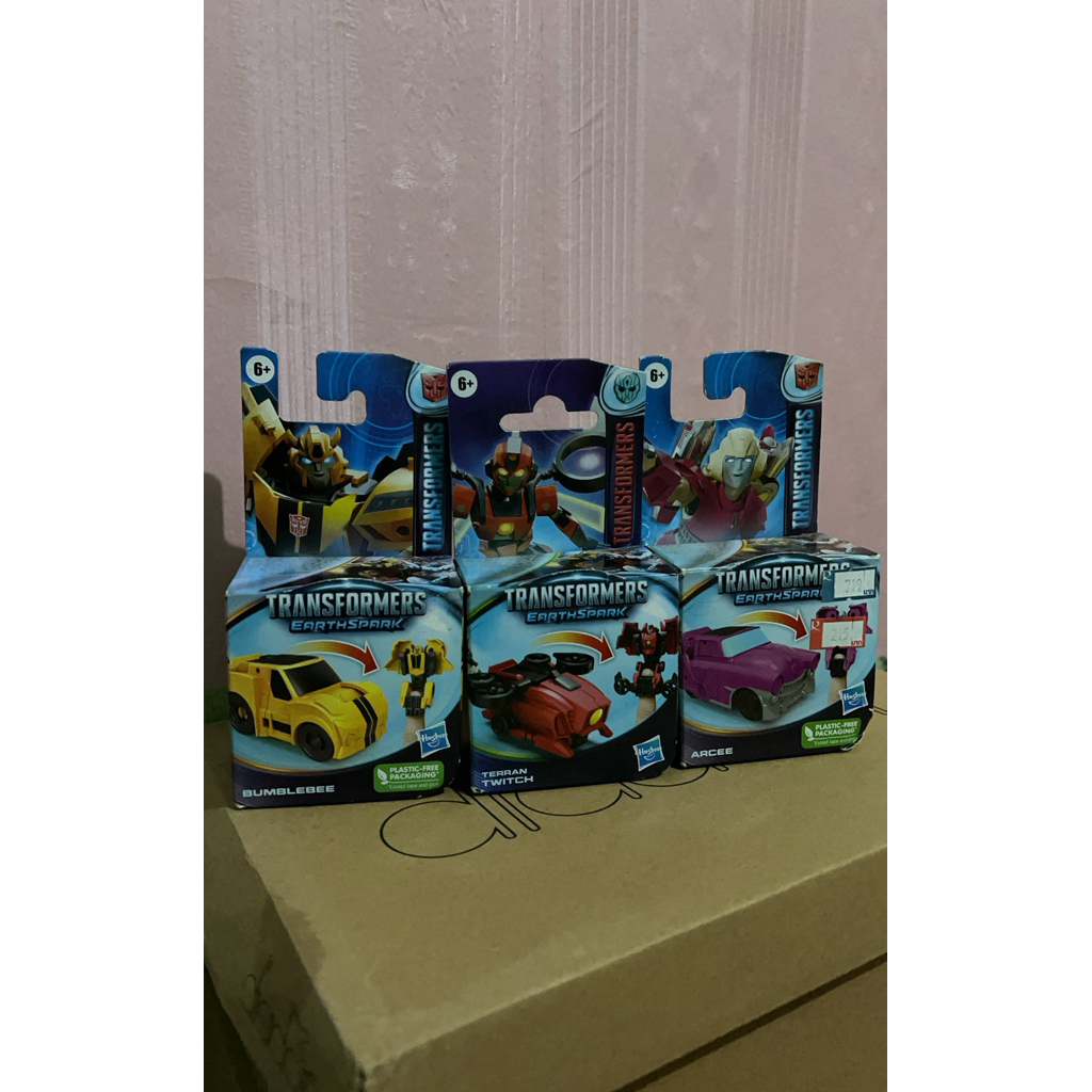 Mainan Transformer Earthspark Bumblebee, Terran Twitch, Arcee, Mainan Edukasi Anak