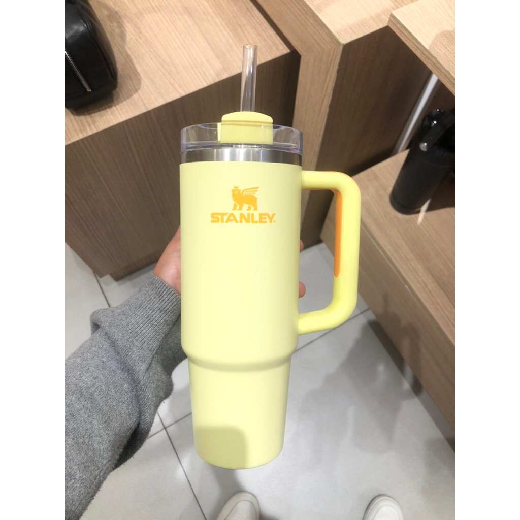 THE QUENCHER TUMBLER STANLEY