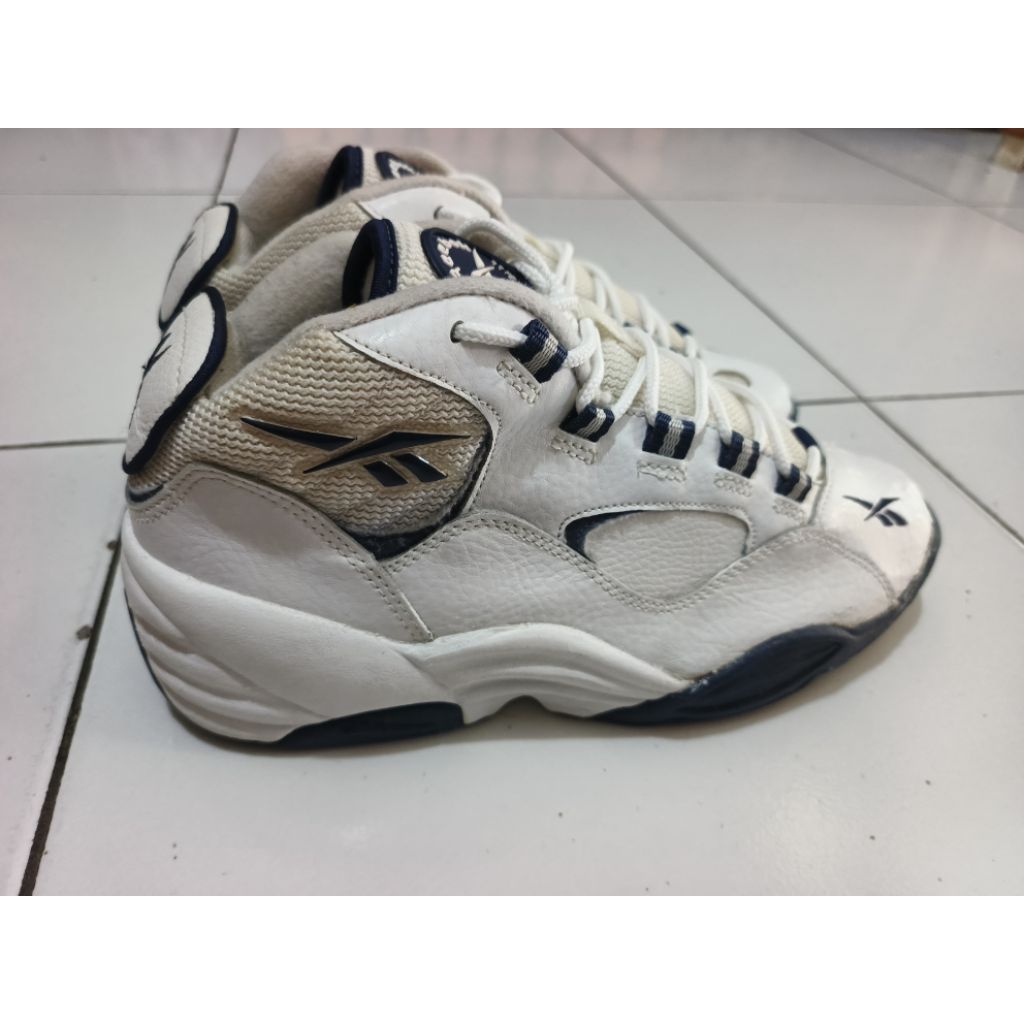 Sepatu Basket Reebok Second siap pakai