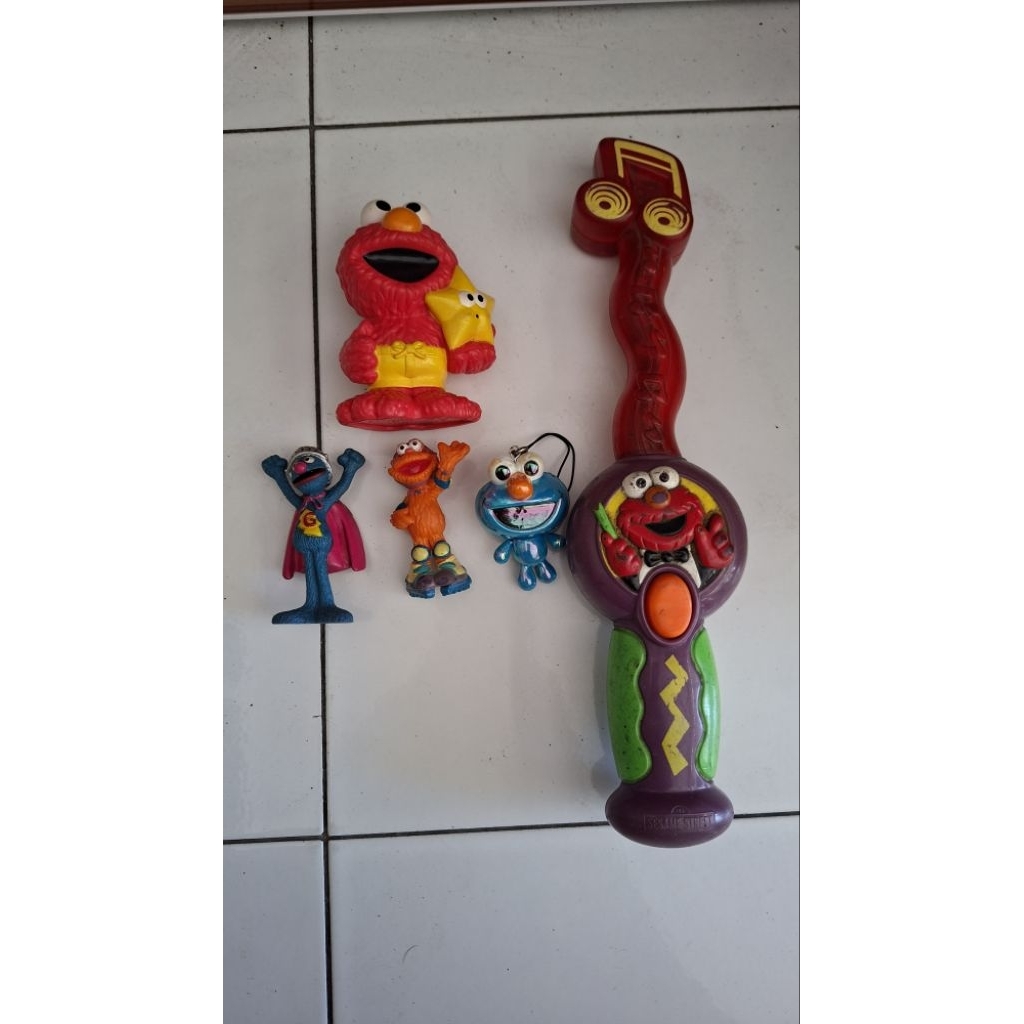 Take all Sesame Street Elmo rare hasbro ( Preloved )