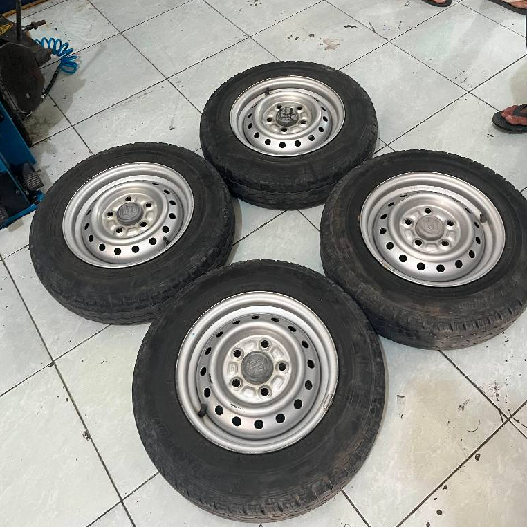 Velg Mobil Bekas Ring 13 Lubang 5 KALENG NEW CARRY R13 H5X114,3 BAN 165 80 R13