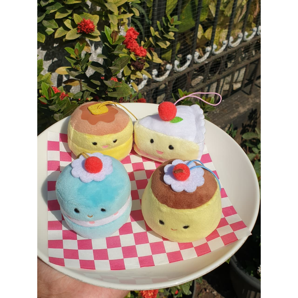 Keychain bulir dessert amuse cake strawberry pudding pancake blueberry cake ganci gantungan kunci