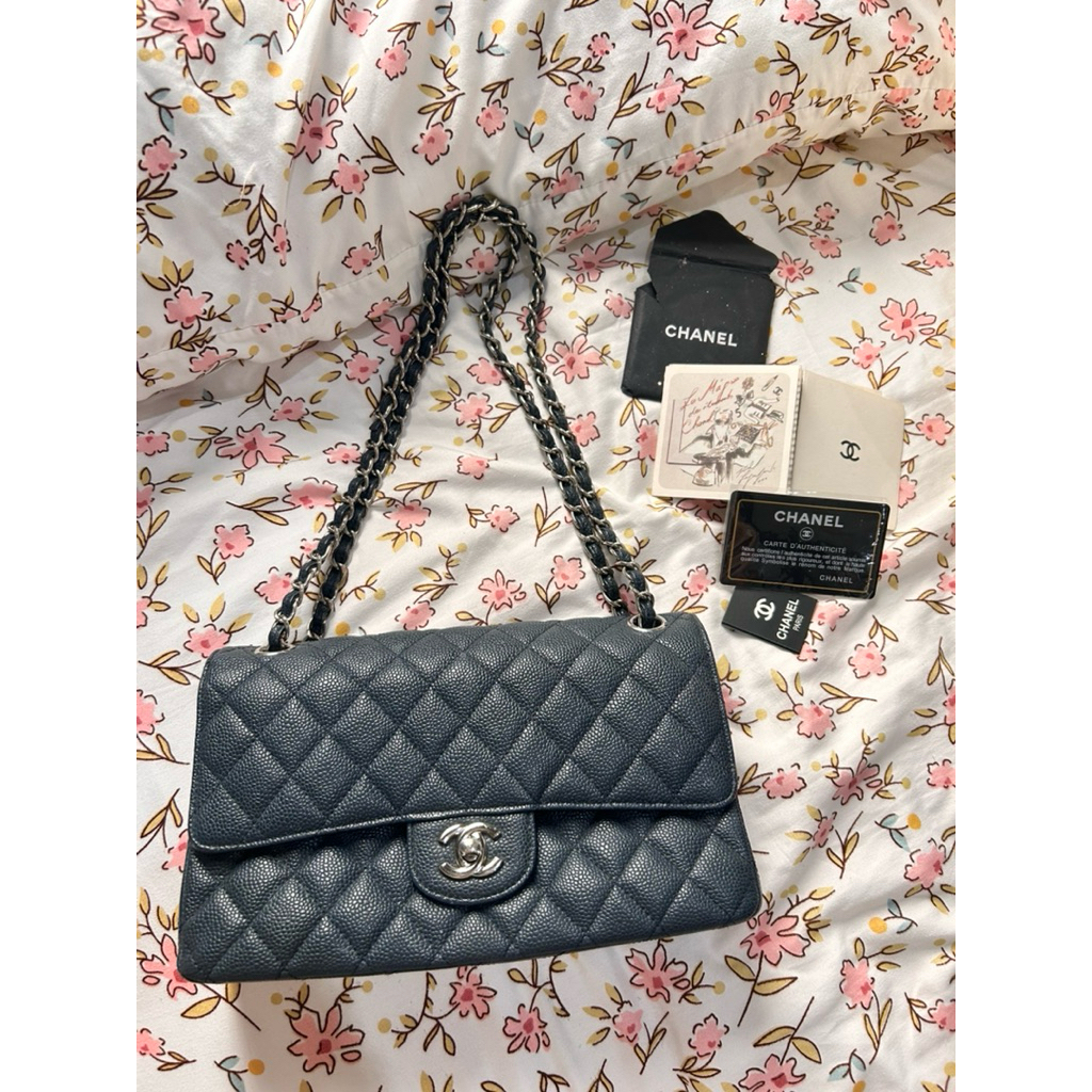 Preloved Chanel Classic Medium Double Flip Navy Caviar (2016)