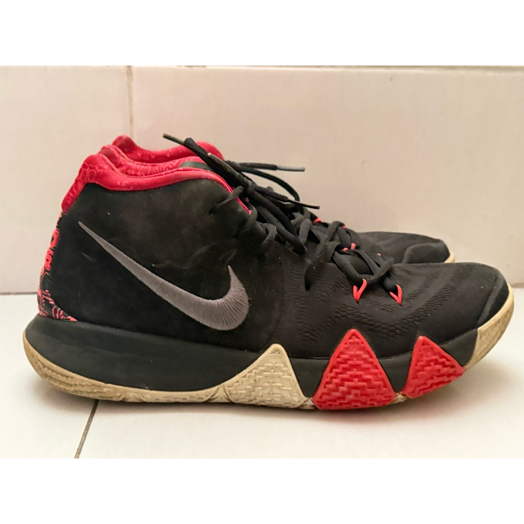 Kyrie 4 ‘Think 16’