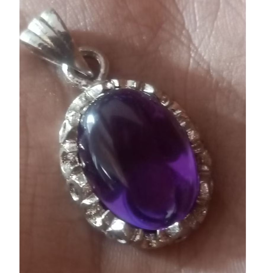 liontin batu kecubung