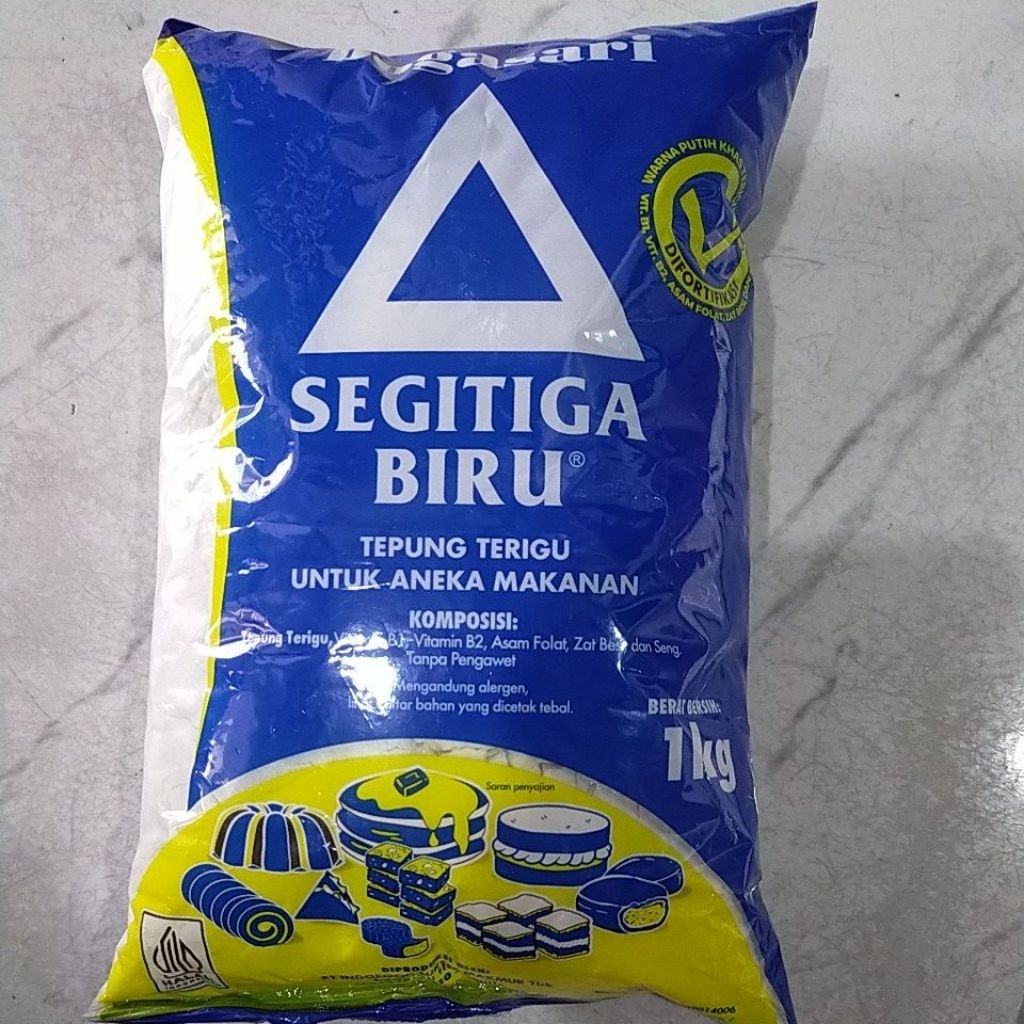 Tepung Terigu Segitiga Biru 1 kg / 1000 gr / 1 kilo Serbaguna Bogasari