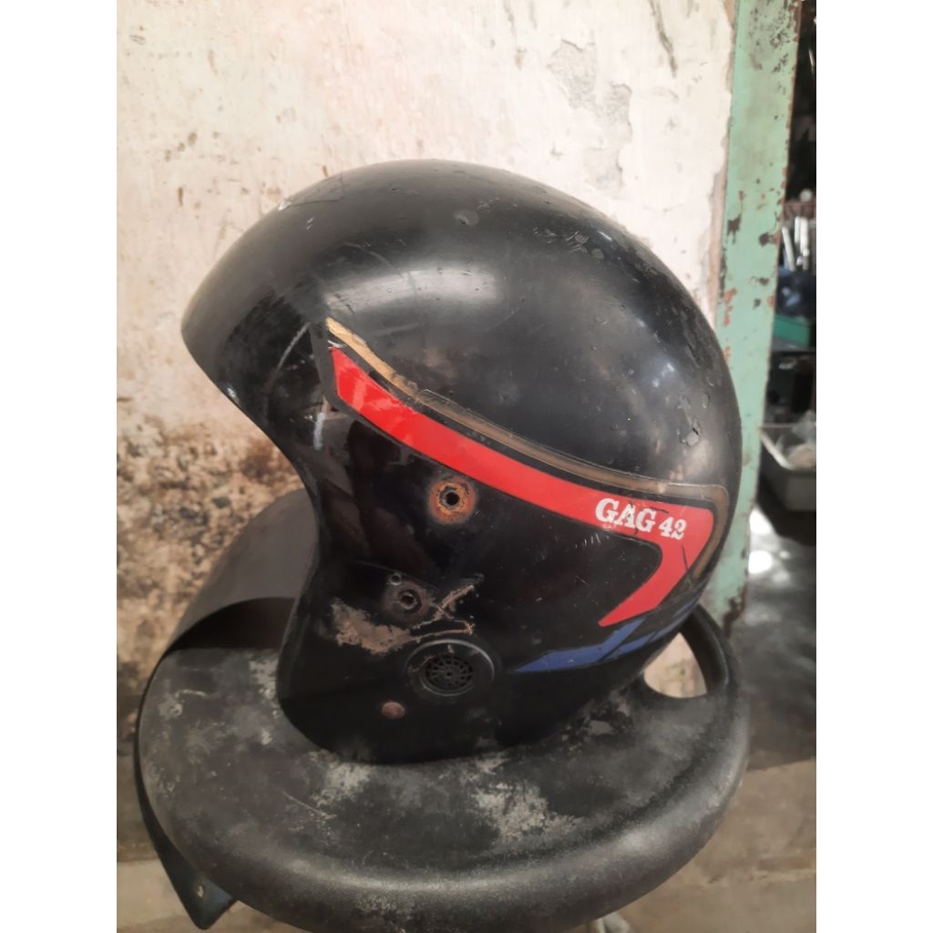 helm DMI bahan