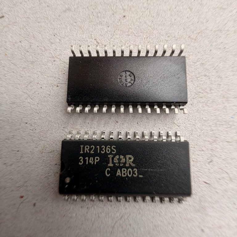 IC IR2136S Ir2136Strpbf IR 2136 S SMD